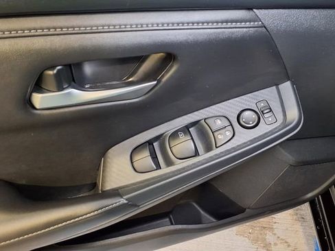 Used 2024 Nissan Sentra SV image 17