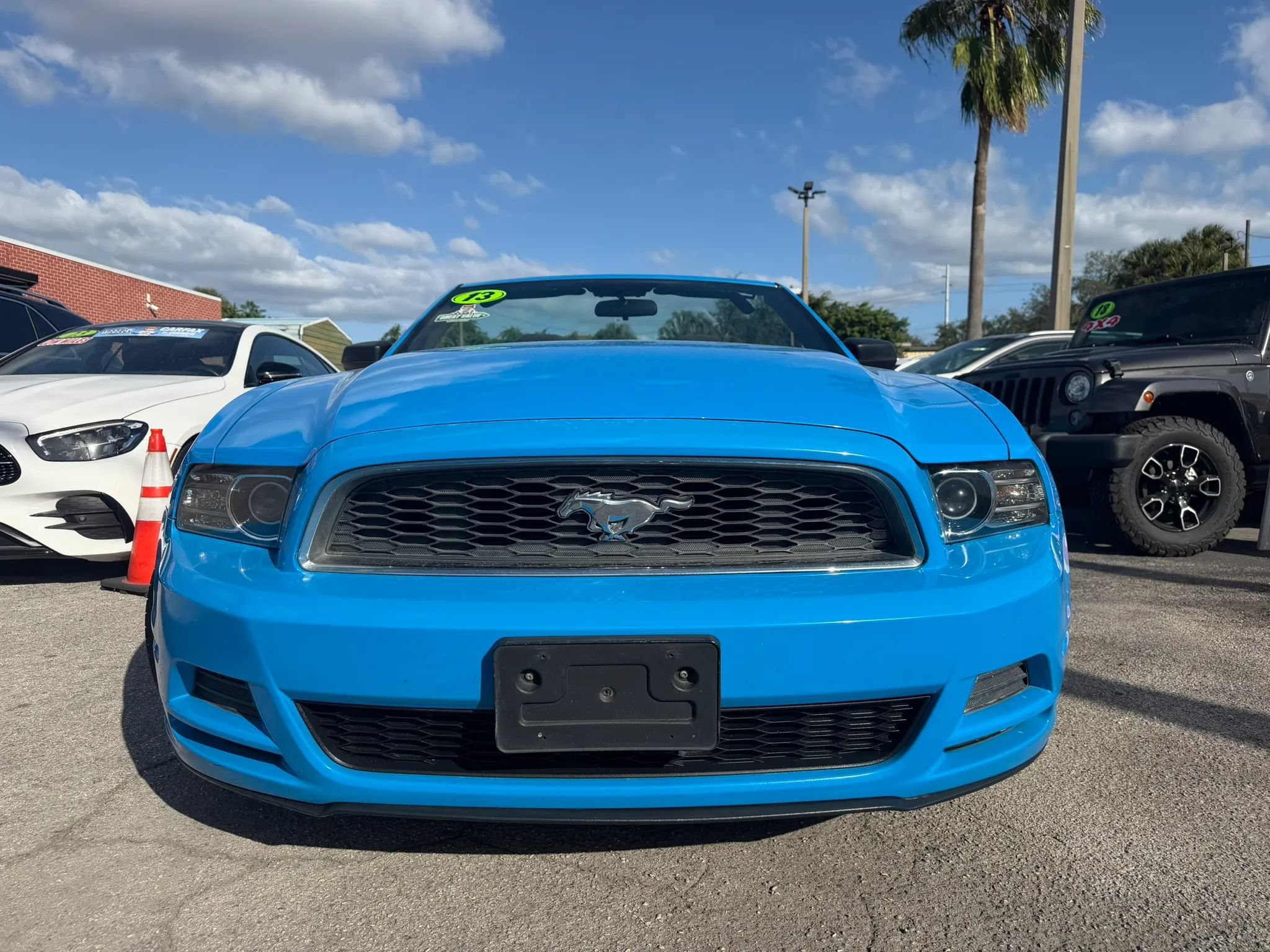 Used 2013 Ford Mustang Convertible RWD image 3