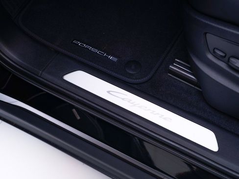 Certified 2026 Porsche Cayenne AWD/4WD image 14