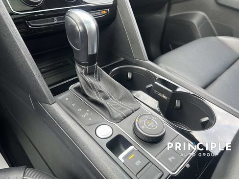 Used 2023 Volkswagen Atlas Cross Sport SEL R-Line AWD/4WD image 28