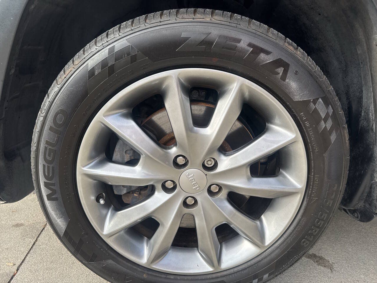 Used 2018 Jeep Cherokee Limited FWD image 23