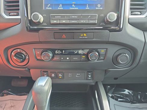 Used 2022 Nissan Frontier SV image 24