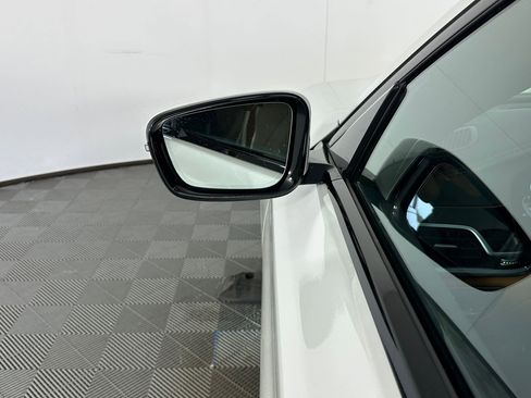 Used 2021 BMW 740i w/ M Sport Package image 20