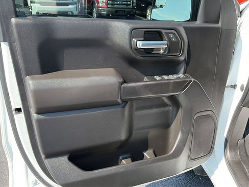 Used 2022 Chevrolet Silverado 1500 Custom AWD/4WD image 9