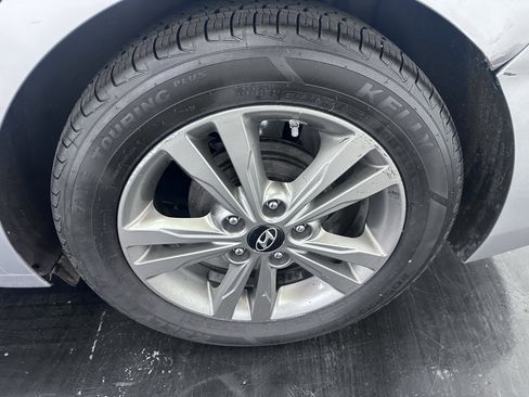 Used 2017 Hyundai Elantra Value Edition image 20