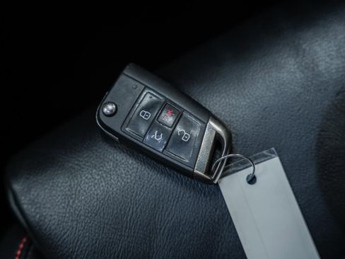 Used 2020 Volkswagen GTI SE image 52