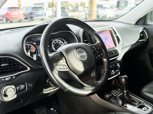 Used 2019 Jeep Cherokee Trailhawk image 21