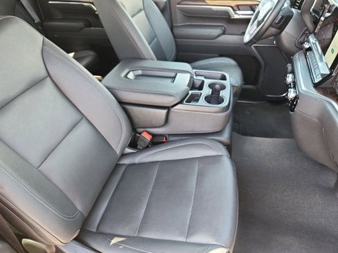 Used 2025 GMC Sierra 1500 SLT image 15