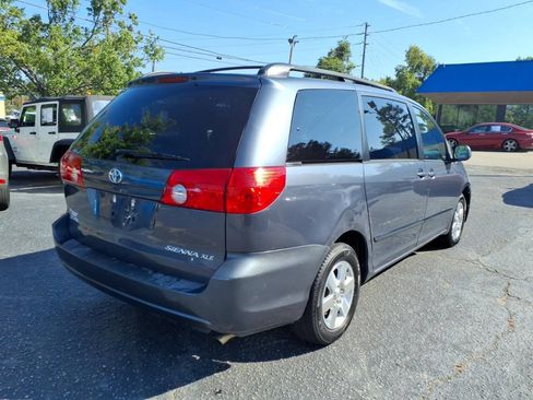 Used 2008 Toyota Sienna XLE FWD image 3