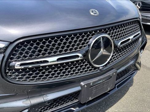 Used 2025 Mercedes-Benz GLC 300 4MATIC image 6