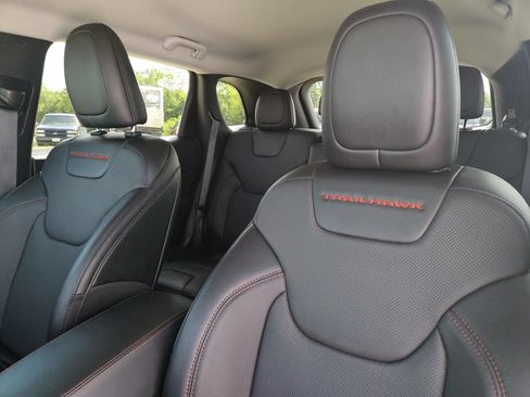 Used 2022 Jeep Cherokee Trailhawk w/ Sound & Nav Group AWD/4WD image 27