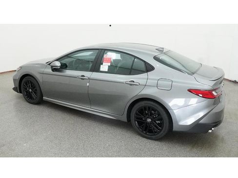 New 2026 Toyota Camry SE FWD image 4