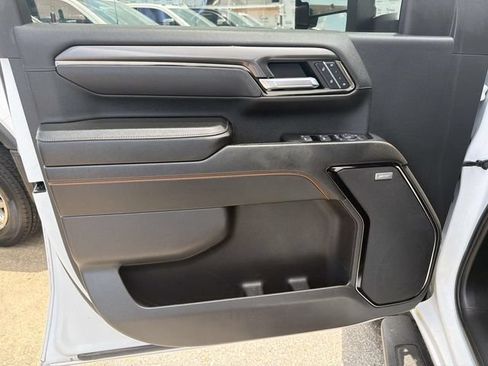 Used 2025 GMC Sierra 2500 AT4 w/ AT4 Premium Plus Package AWD/4WD image 25
