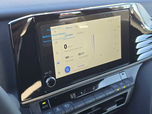 Used 2025 Toyota Camry SE image 29