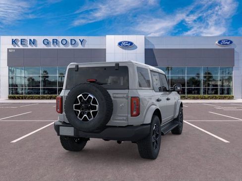 New 2026 Ford Bronco Outer Banks AWD/4WD image 8