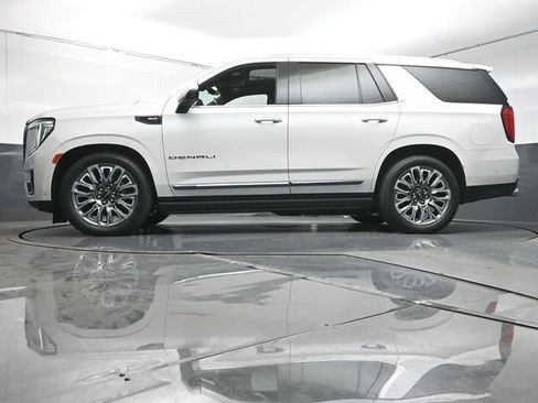 Used 2023 GMC Yukon Denali Ultimate AWD/4WD image 37
