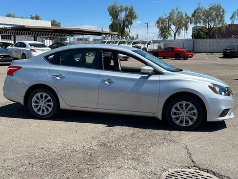 Used 2019 Nissan Sentra SV image 4