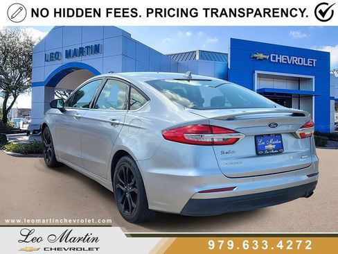 Used 2020 Ford Fusion SE w/ Equipment Group 151A FWD image 4
