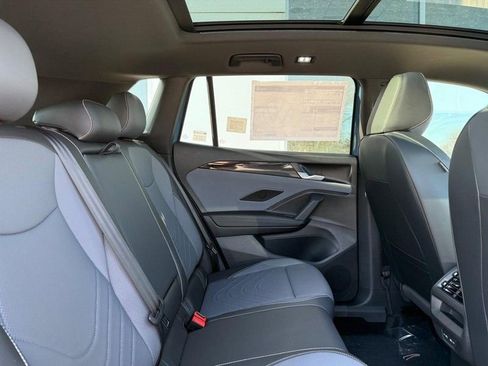 New 2026 Volkswagen Tiguan SE R-Line image 5