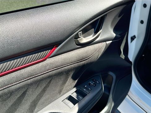 Used 2019 Honda Civic Type R image 15