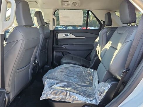 New 2026 Ford Explorer Active w/ Active Comfort Package image 6