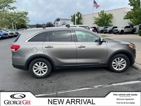 Used 2016 Kia Sorento LX AWD/4WD image 1