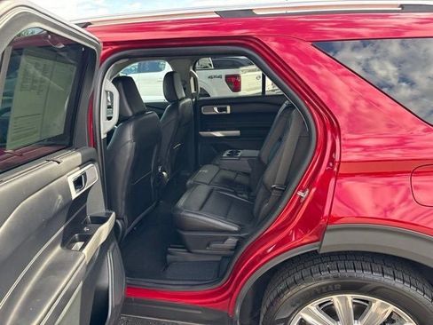 Used 2021 Ford Explorer Limited w/ Equipment Group 301A AWD/4WD image 19
