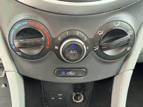 Used 2016 Hyundai Accent SE w/ Option Group 02 FWD image 15