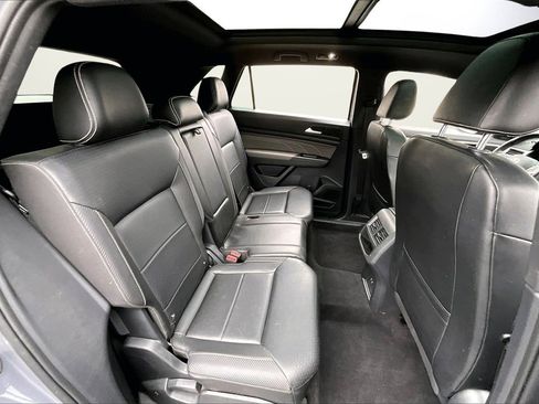 Used 2022 Volkswagen Atlas Cross Sport SE image 24