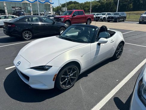Used 2017 MAZDA MX-5 Miata Grand Touring RWD image 13