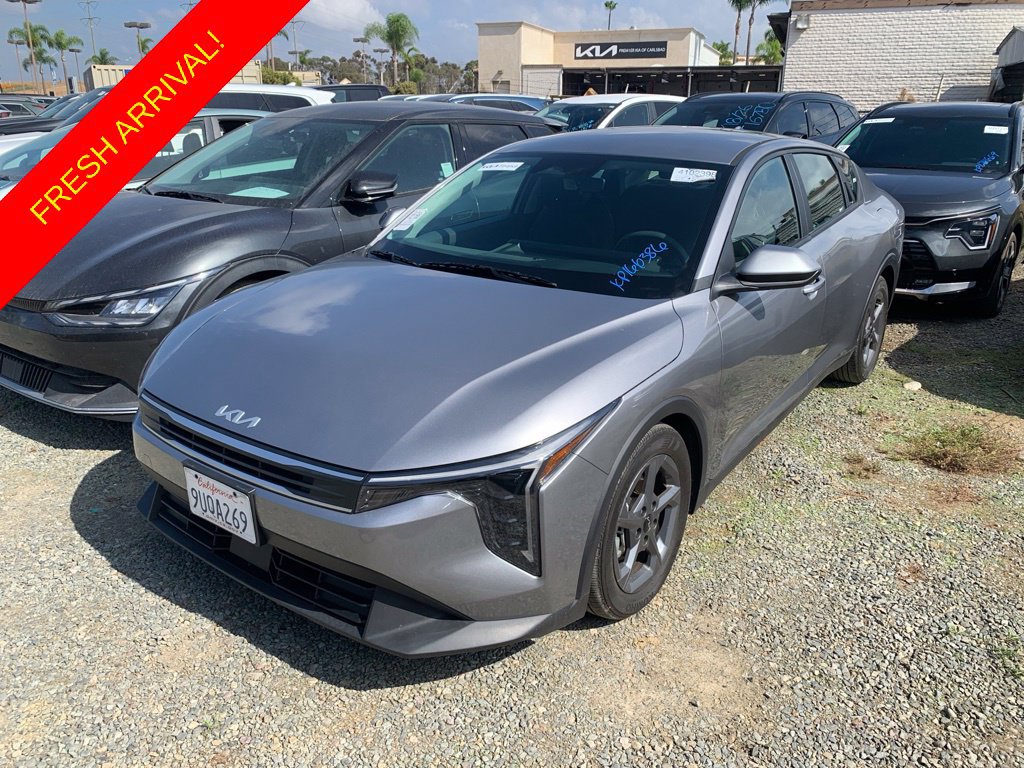 Used 2025 Kia K4 FWD image 1