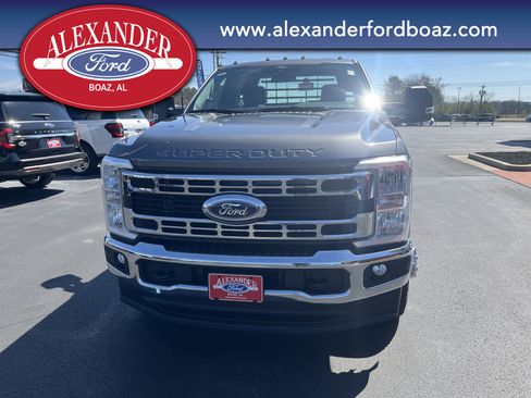 New 2025 Ford F350 XL w/ XL Chrome Package image 5