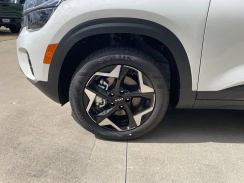 New 2026 Kia Seltos S AWD/4WD image 15