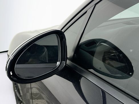 Used 2018 Porsche Macan AWD image 16