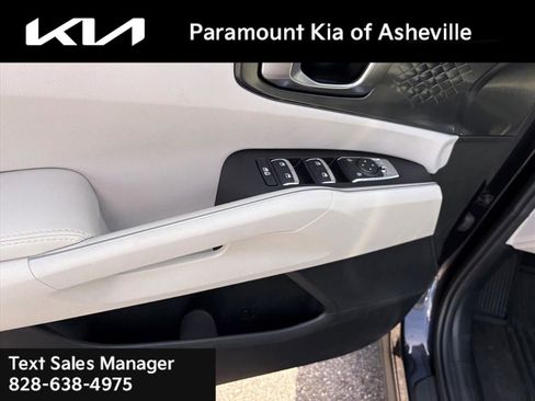 Certified 2025 Kia Sorento EX w/ Panoramic Sunroof Package image 25