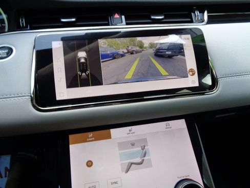 Used 2022 Land Rover Range Rover Evoque R-Dynamic SE image 14