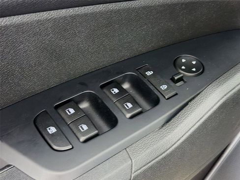 Used 2023 Kia Sportage LX image 18