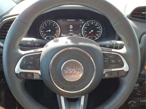 Used 2023 Jeep Renegade Latitude w/ Sun/Sound Group AWD/4WD image 13