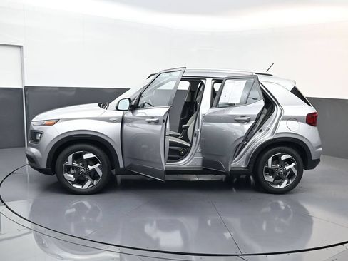 Certified 2026 Hyundai Venue SEL FWD image 32