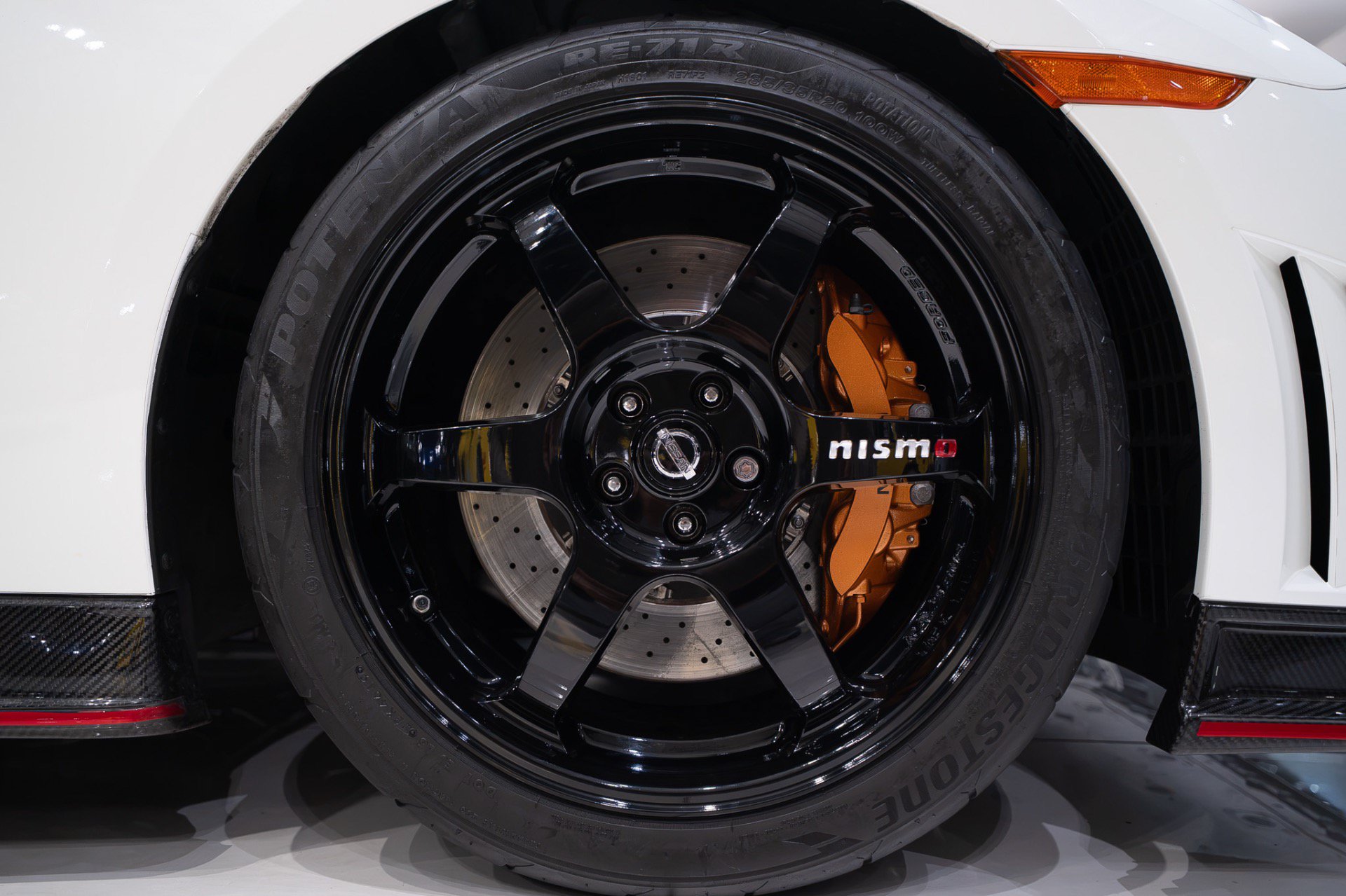 Used 2016 Nissan GT-R NISMO AWD/4WD image 52