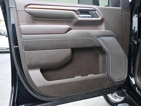 Used 2025 GMC Sierra 3500 Denali AWD/4WD image 14