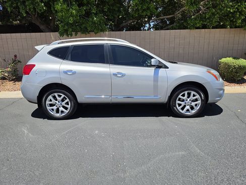Used 2011 Nissan Rogue SV w/ SL Pkg AWD/4WD image 2