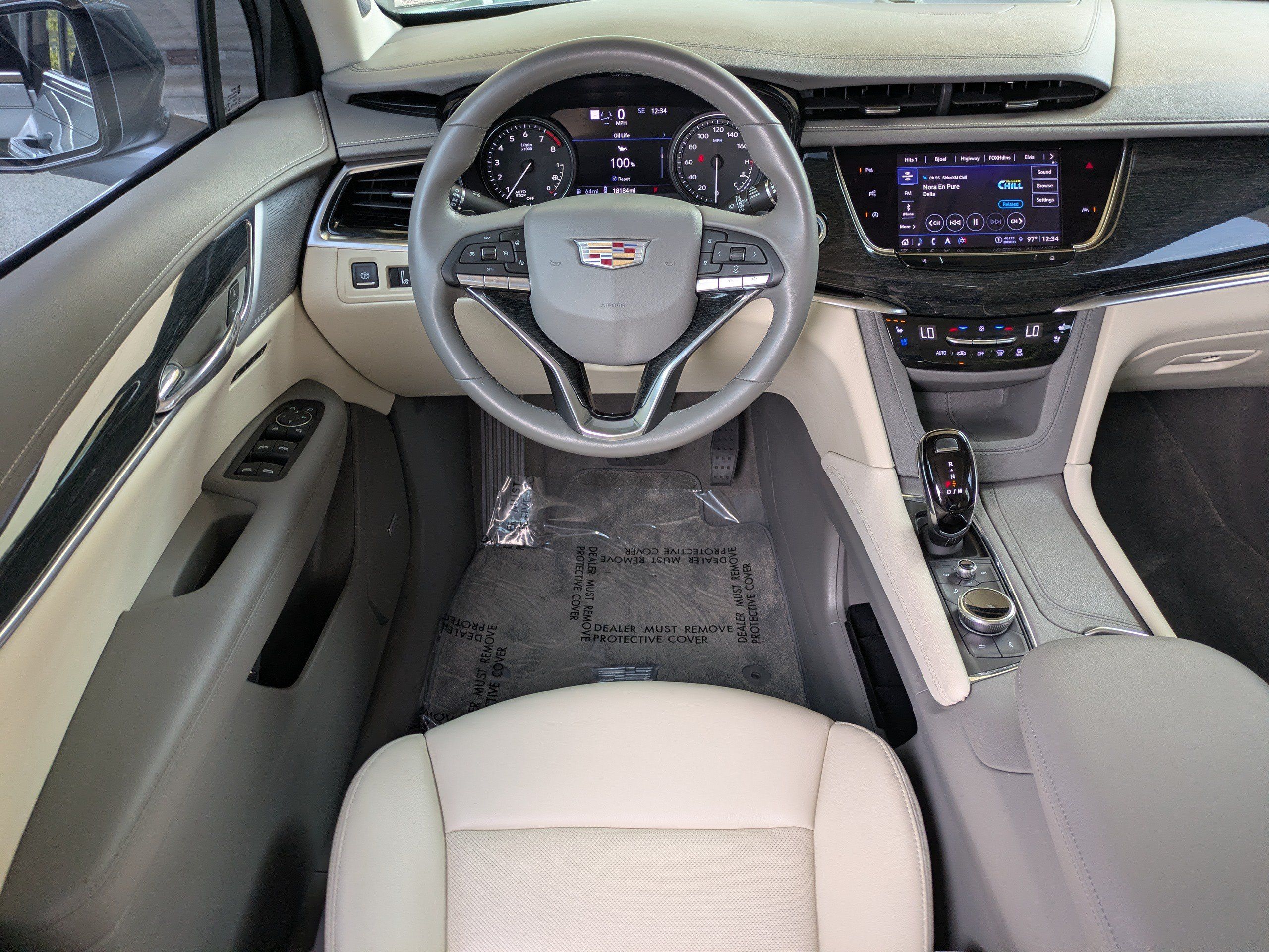Used 2023 Cadillac XT6 Premium Luxury w/ Technology Package FWD image 16