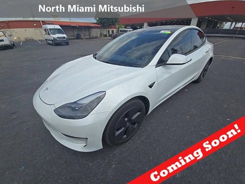 Used 2023 Tesla Model 3 Standard Range RWD image 1