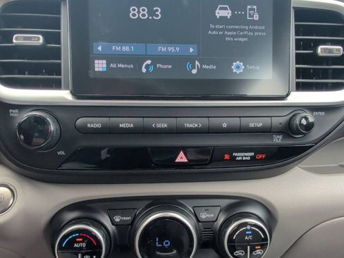 Used 2024 Hyundai Venue SEL FWD image 25