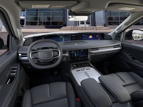 Used 2026 Lincoln Navigator Reserve AWD/4WD image 9