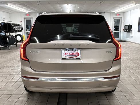 New 2026 Volvo XC90 T8 Plus image 6