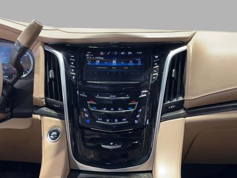 Used 2020 Cadillac Escalade ESV Platinum image 26