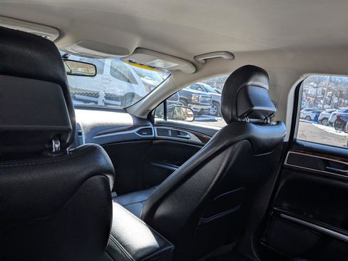 Used 2015 Lincoln MKZ AWD image 21