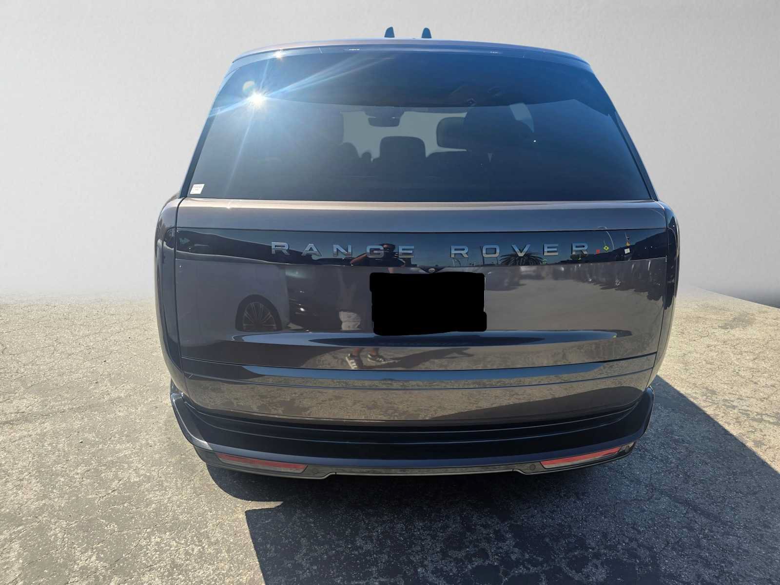 Used 2025 Land Rover Range Rover SE AWD/4WD image 4